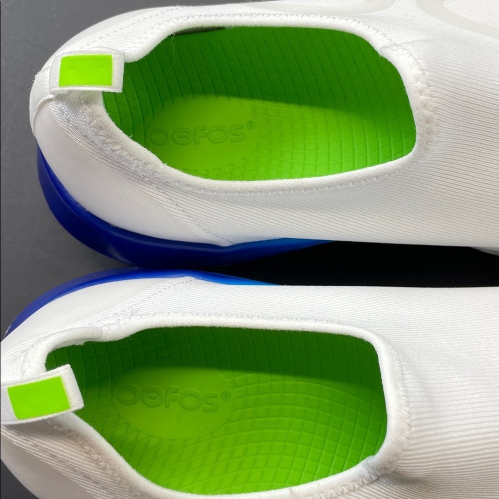 OOFOS OOmg White Slip On Shoes Green Interior Walking Comfort Mens Sz 12.5 - Picture 2 of 9